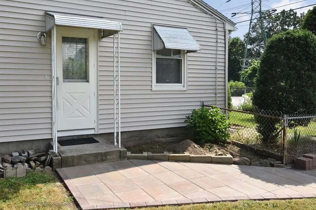 68 Maryland Avenue Pawtucket RI 02860