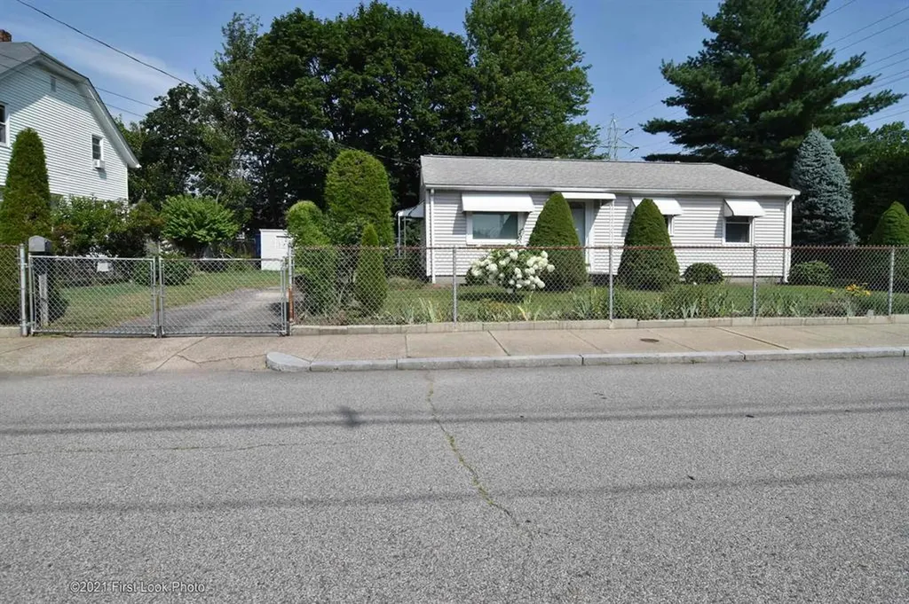 68 Maryland Avenue Pawtucket RI 02860