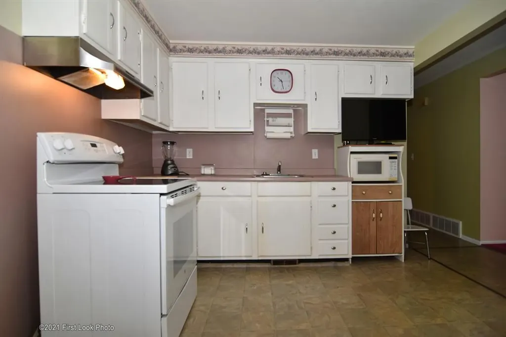 68 Maryland Avenue Pawtucket RI 02860