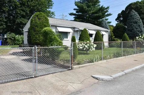 68 Maryland Avenue Pawtucket RI 02860