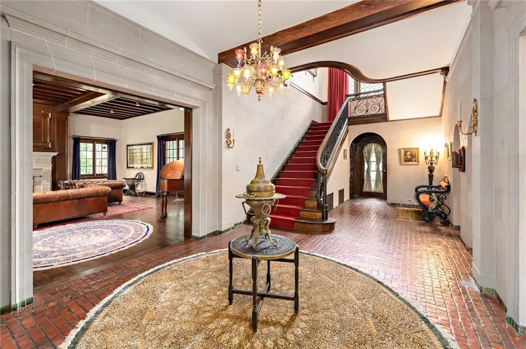 460 Rochambeau Avenue Providence RI 02906