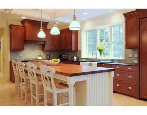 8 Valentine Court Lincoln RI 02865