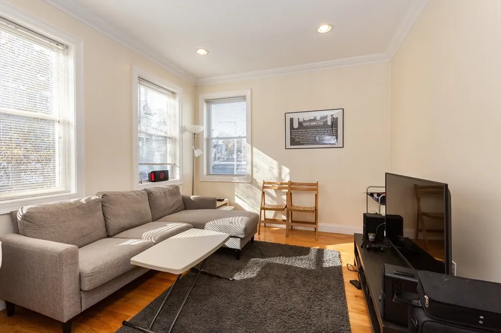 Boston MA, 182 Calumet Street, Unit 182