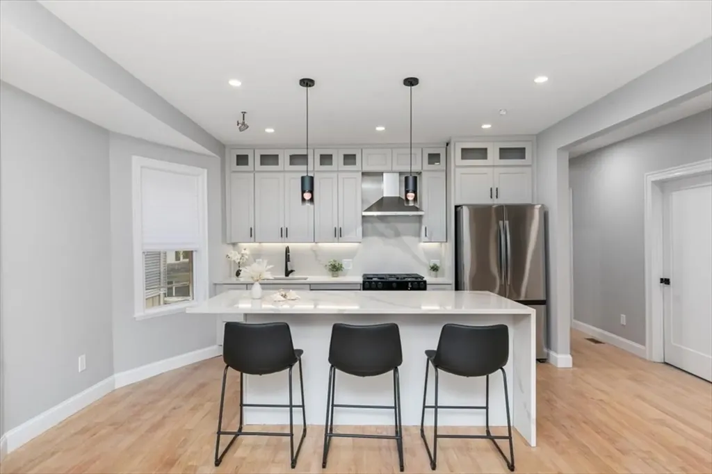 Brookline MA, 755 Boylston Street, Unit 1