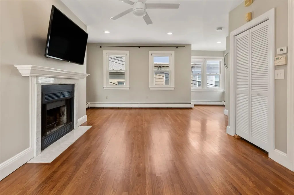17 Sackville Street Boston MA 02129