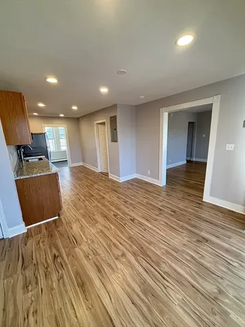 713 Metropolitan Avenue Boston MA 02136