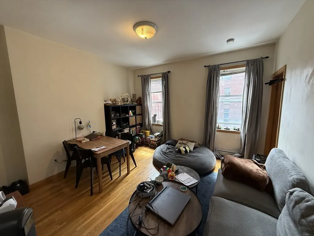 712 Commonwealth Avenue Boston MA 02215