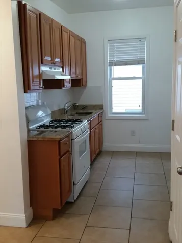 522 Saratoga Street Boston MA 02128