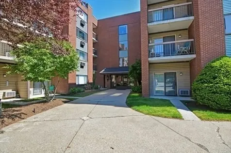 4975 Washington Street Boston MA 02132