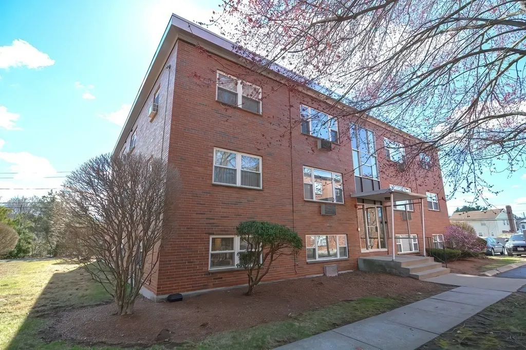 1105 Lexington Street Waltham MA 02452
