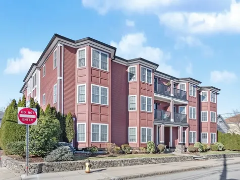32 Common Street Waltham MA 02451