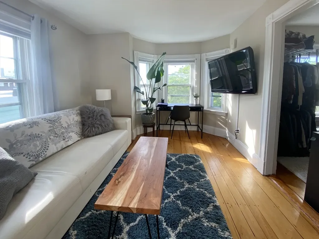 643 Saratoga Street Boston MA 02128