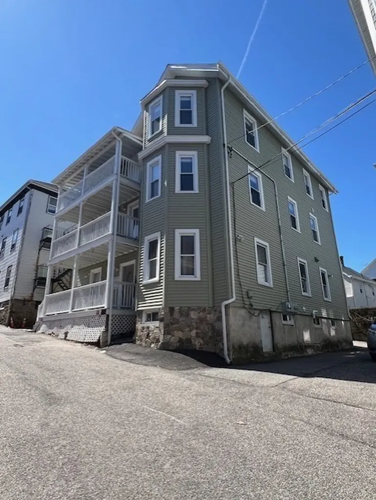8 White Avenue Brookline MA 02467