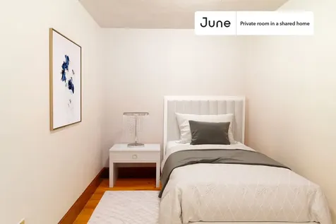 166 Auburn Street Boston MA 02139