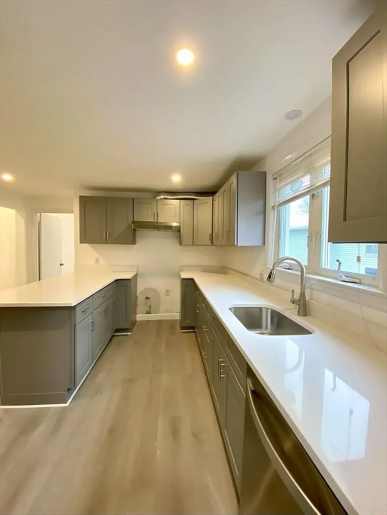 18 Howard Waltham MA 02030