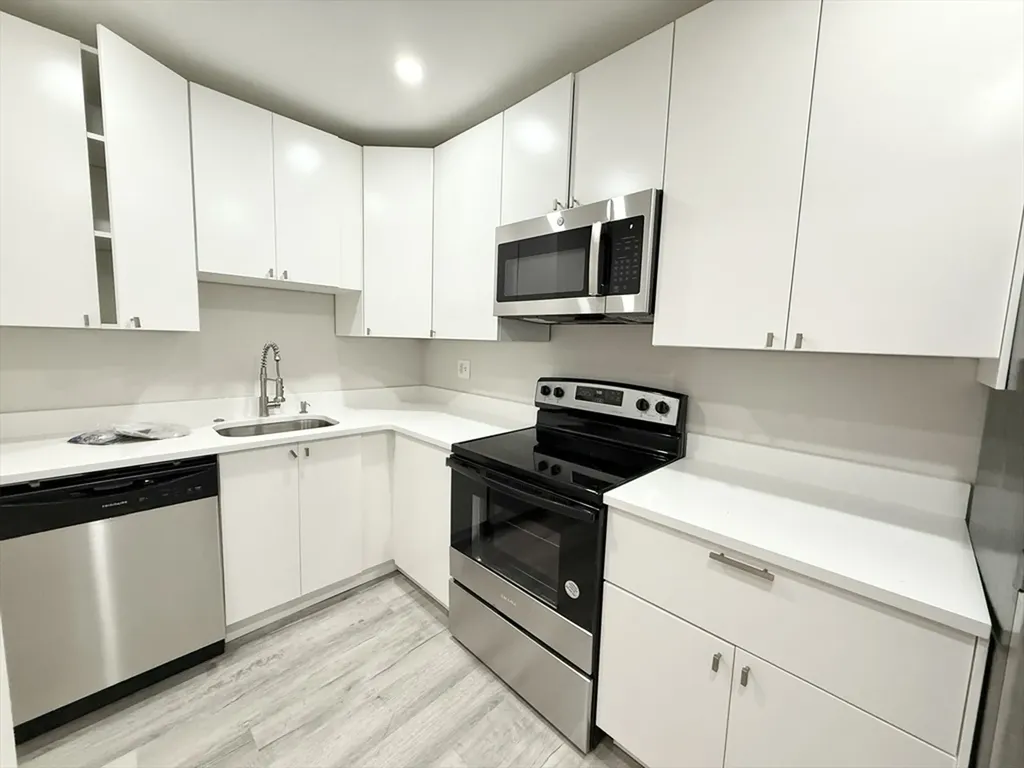 Boston MA, 15 Ruggles Street, Unit 6