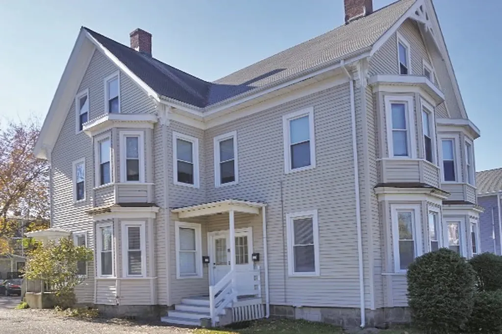 23 Maple Street Waltham MA 02453