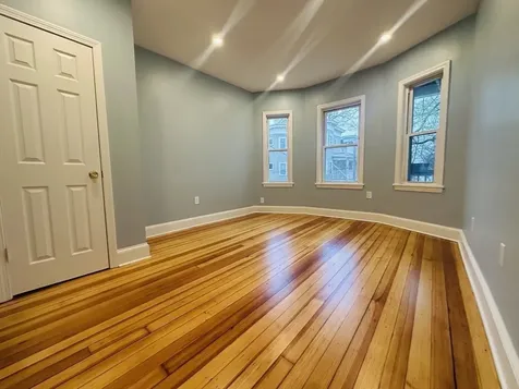 28 Melbourne Street Boston MA 02124