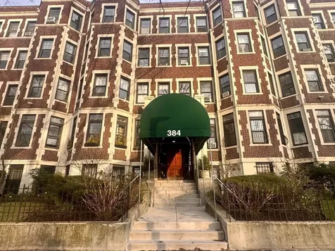 384 Riverway Boston MA 02115