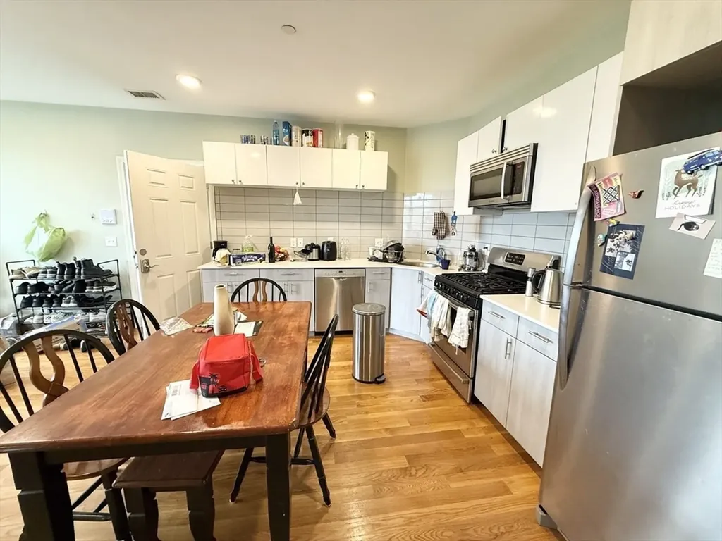299 Dudley Boston MA 02119