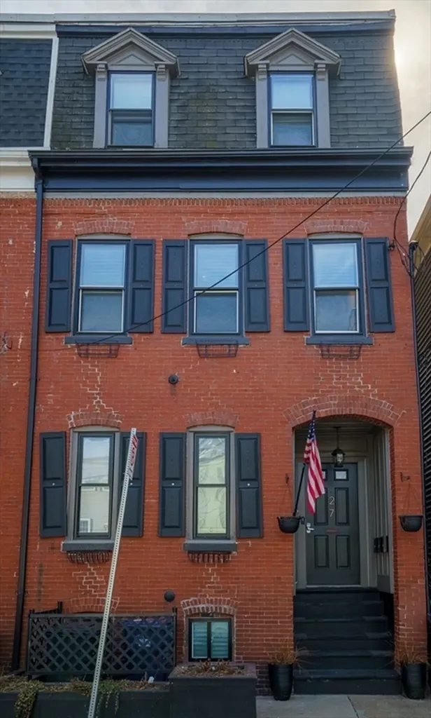 27 Swallow Street Boston MA 02127