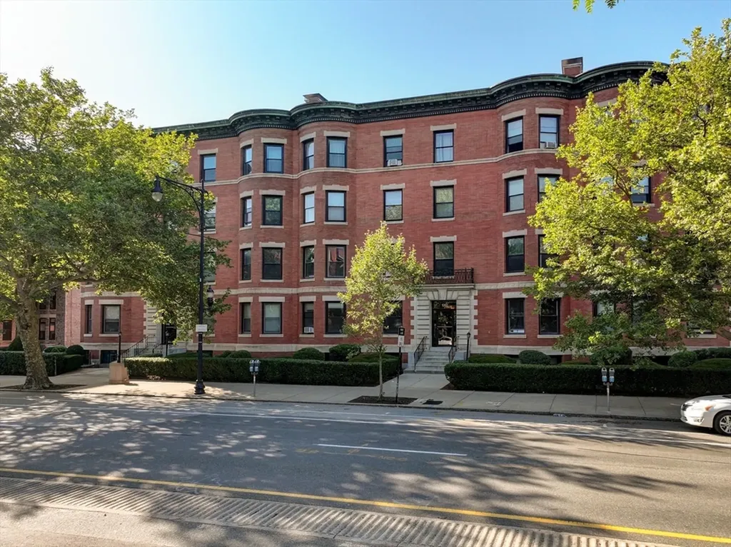1064 Beacon Street Brookline MA 02446