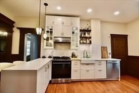 28 Brookledge Boston MA 02121