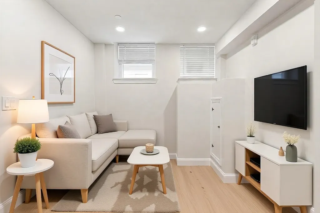 19 Bartlett Place Boston MA 02113