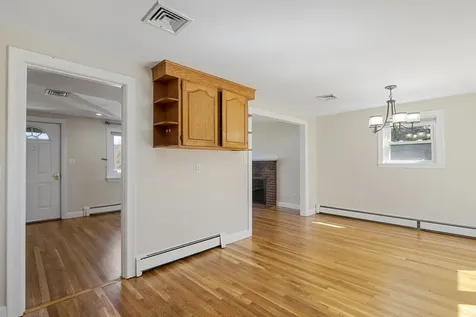 160 Ravenswood Road Waltham MA 02453