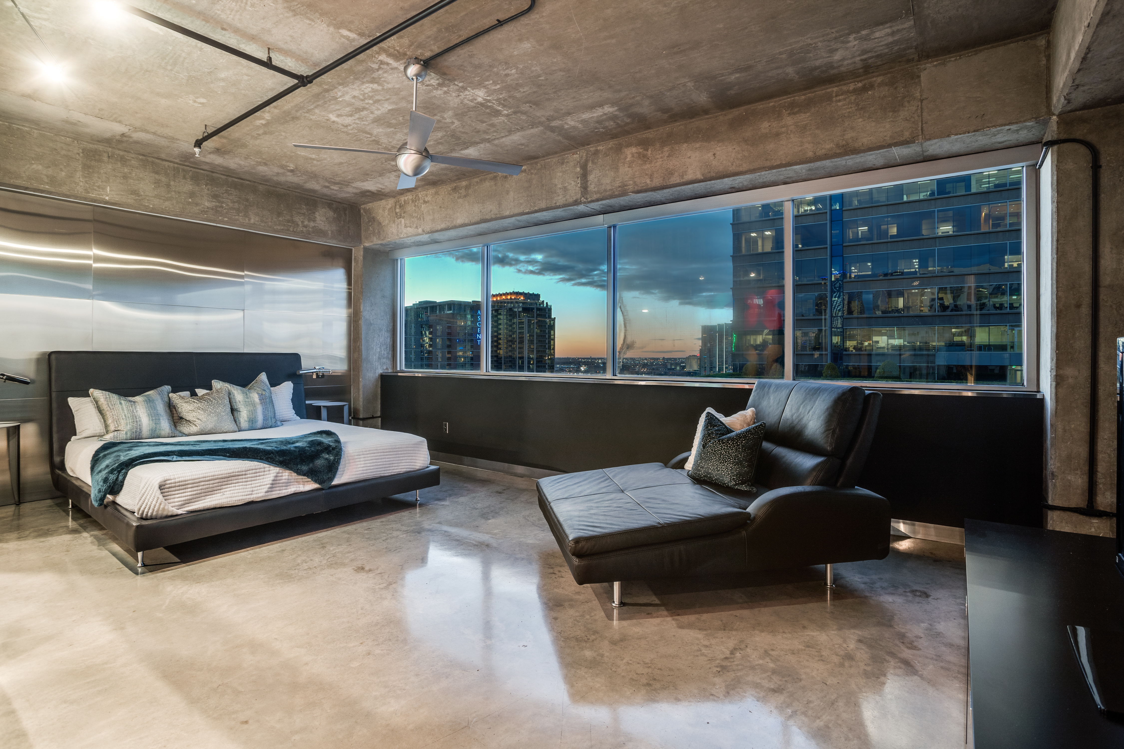 2011 Cedar Springs Road Dallas TX 75201