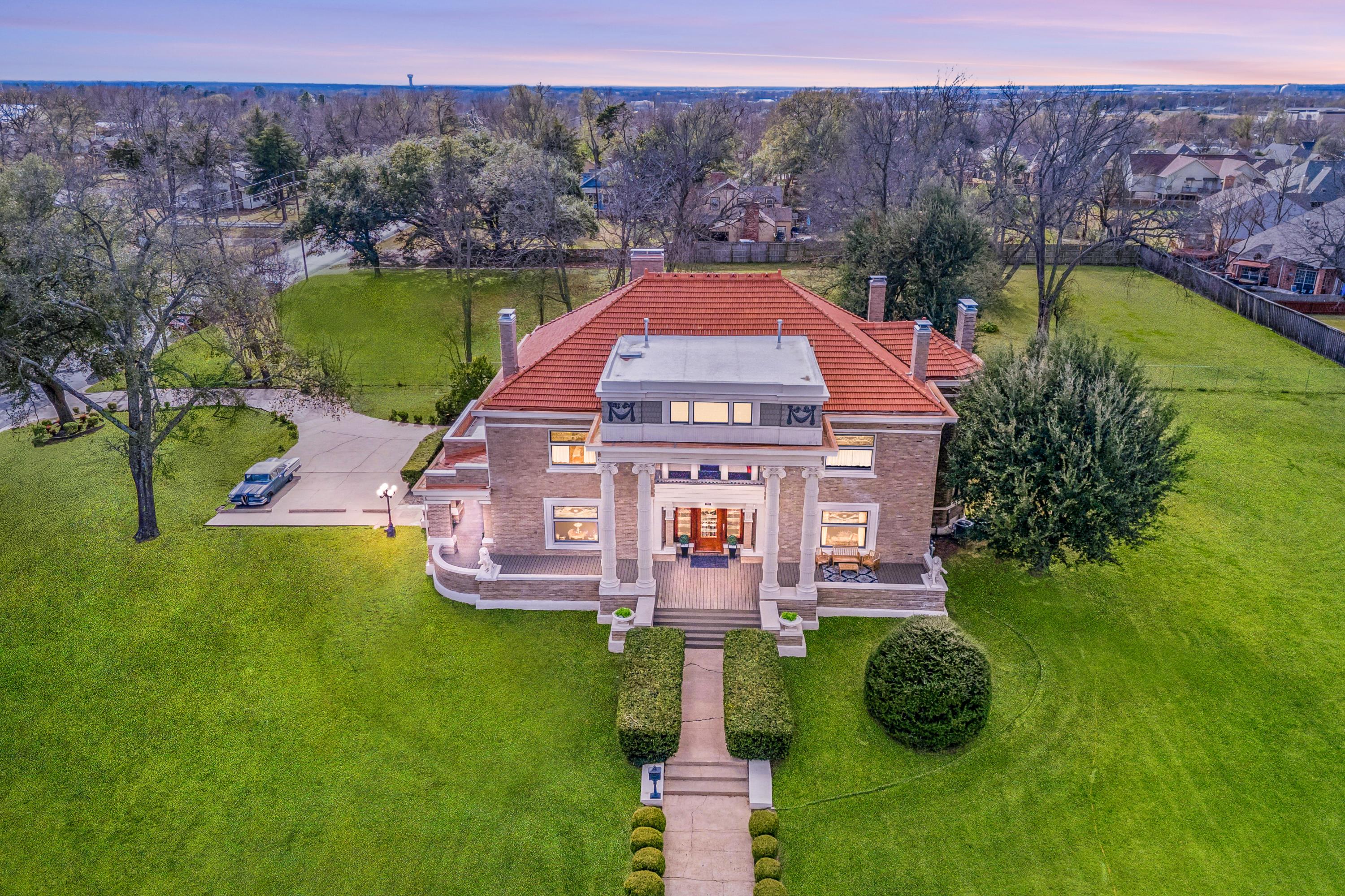 705 Griffith Avenue Terrell TX 75160