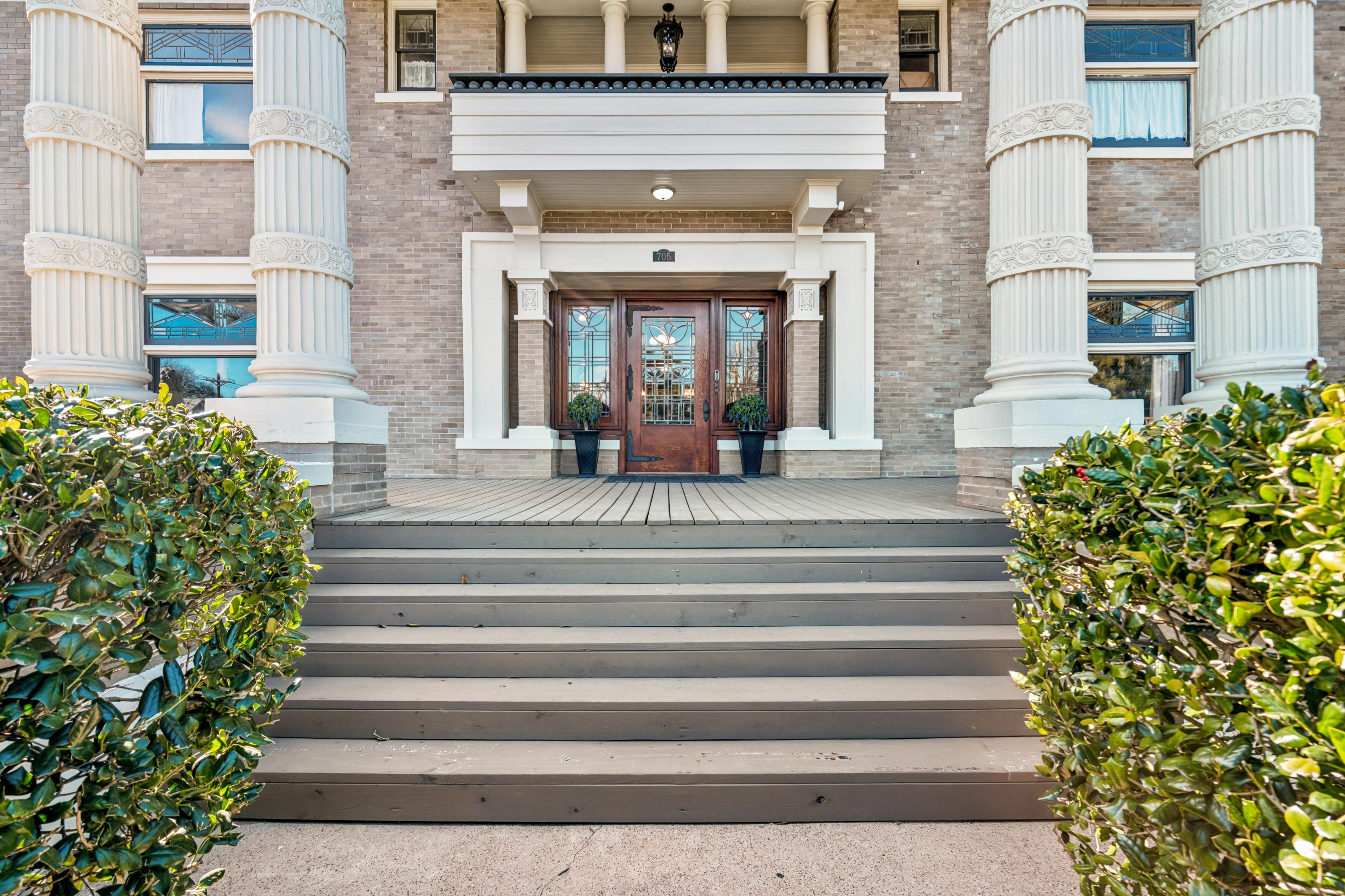 705 Griffith Avenue Terrell TX 75160