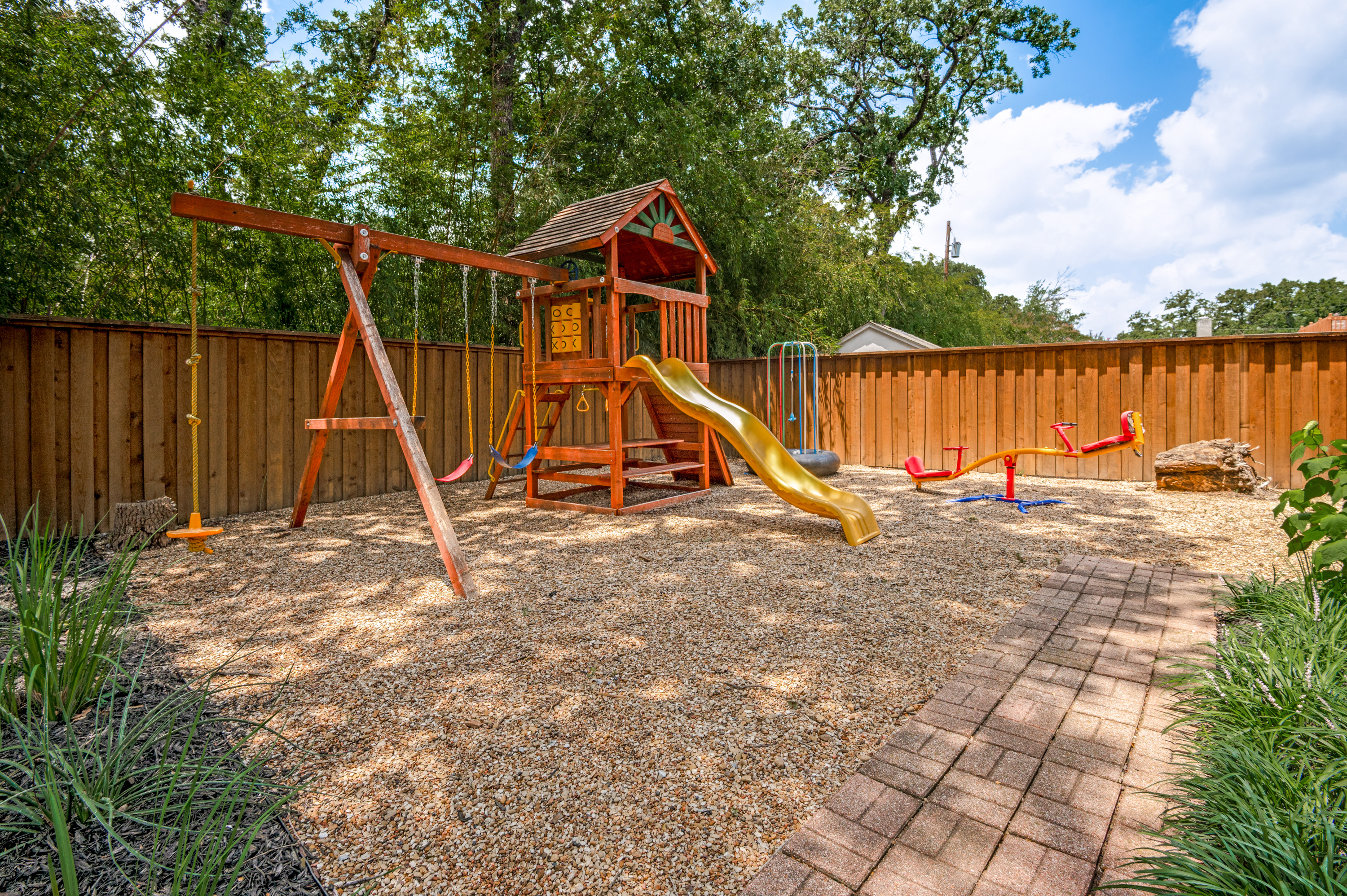 1735 Sunnybrook Drive Irving TX 75061