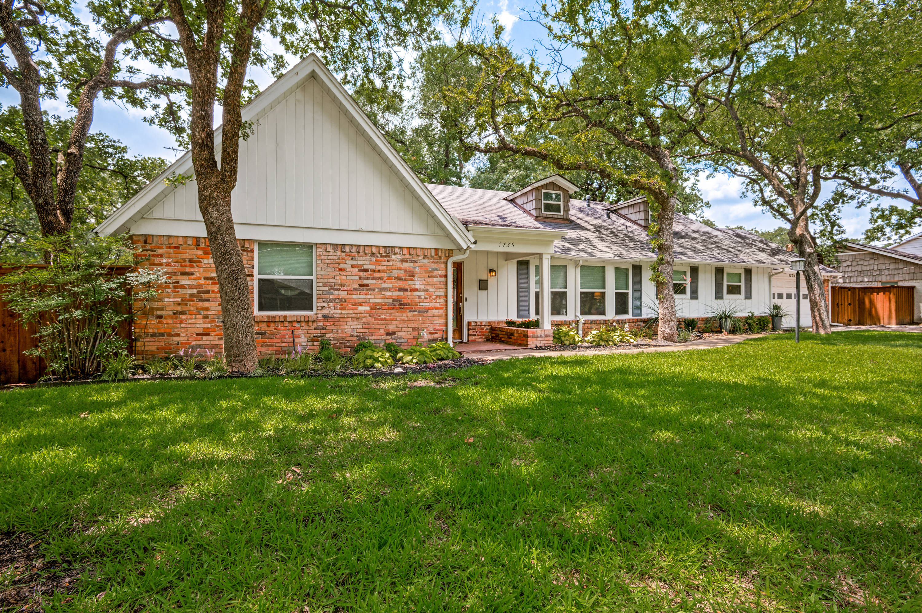 1735 Sunnybrook Drive Irving TX 75061