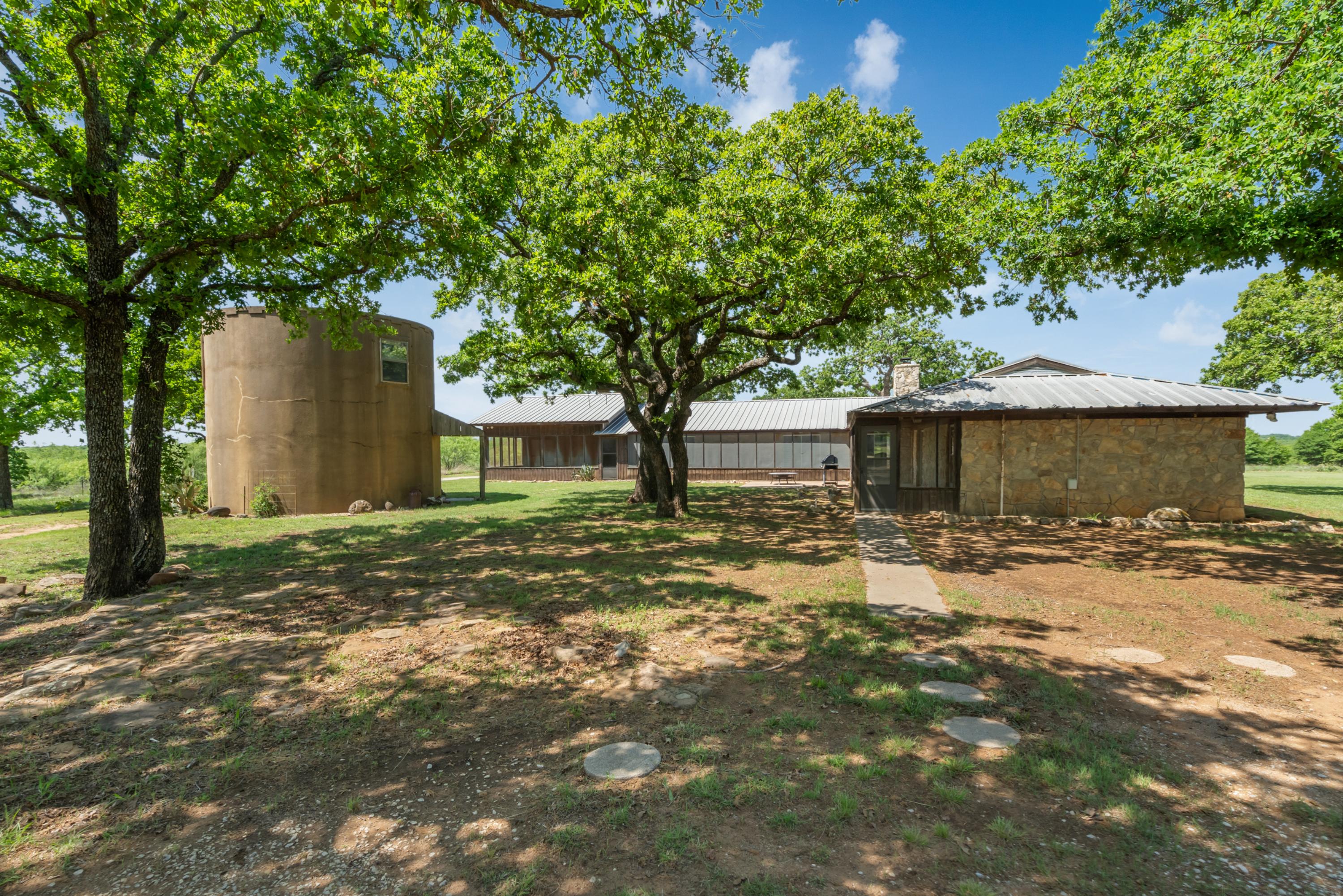 3377 Lodge Creek Road Henrietta TX 76365