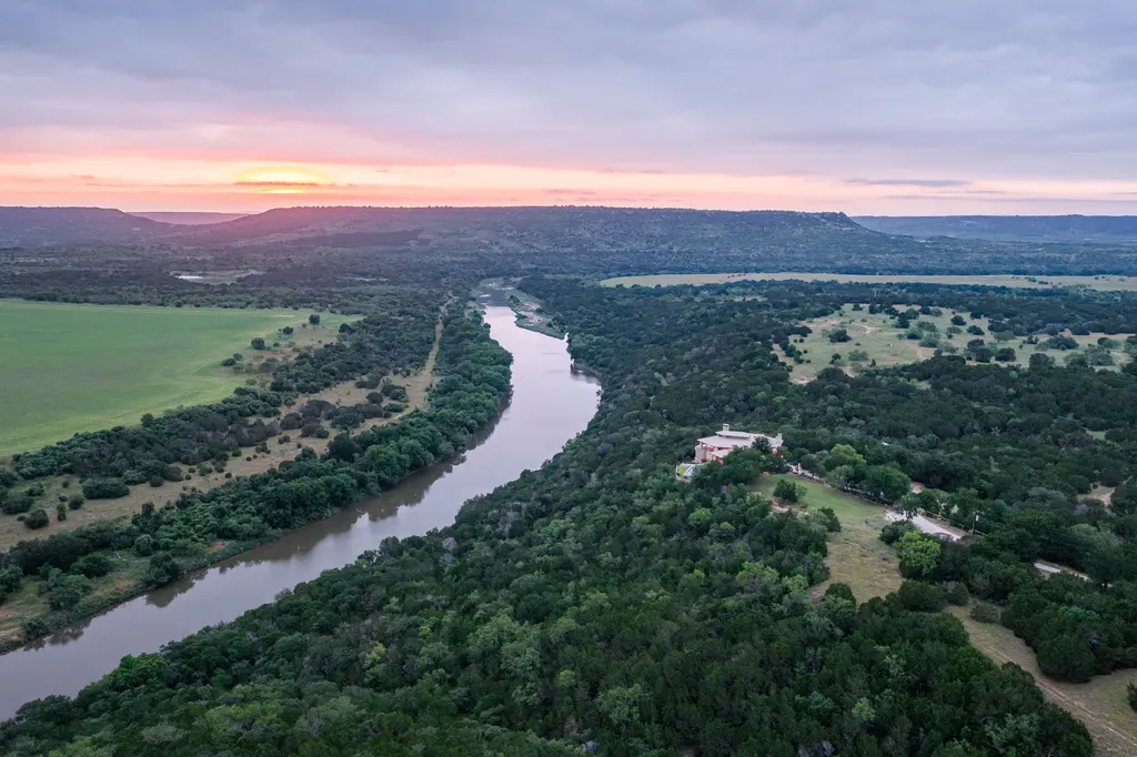 4616 N. Fm 4 Palo Pinto TX 76484