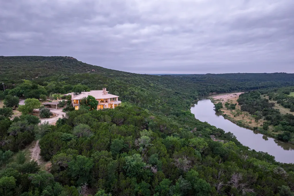 4616 N. Fm 4 Palo Pinto TX 76484