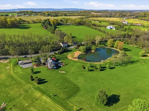 128 Kindt Corner Road Shoemakersville PA 19555