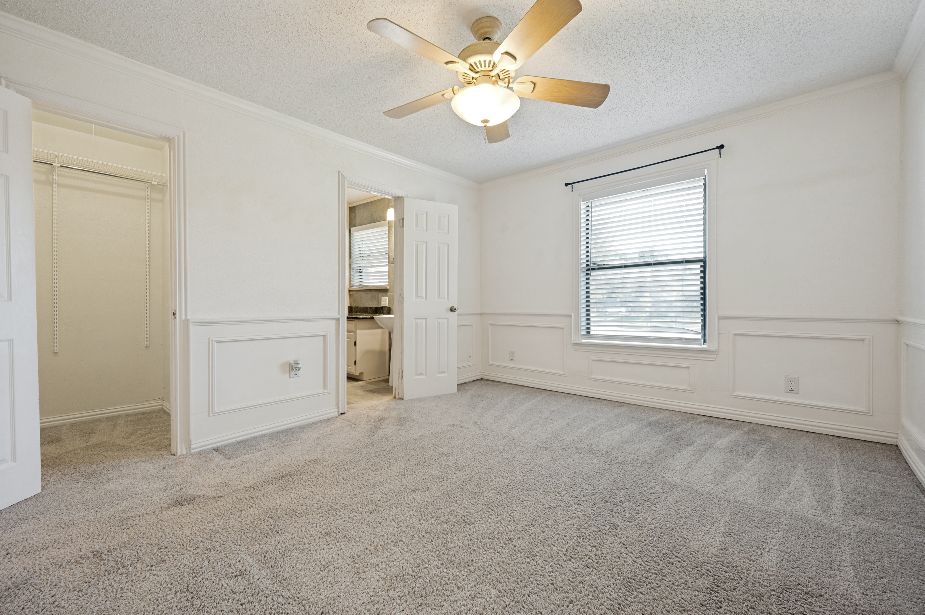 221 Linda Lane Irving TX 75062