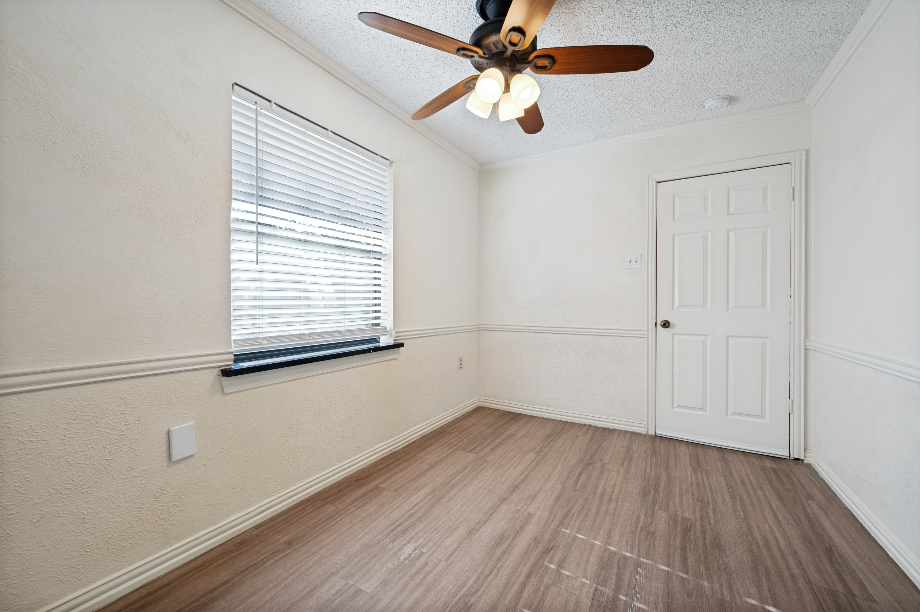 221 Linda Lane Irving TX 75062