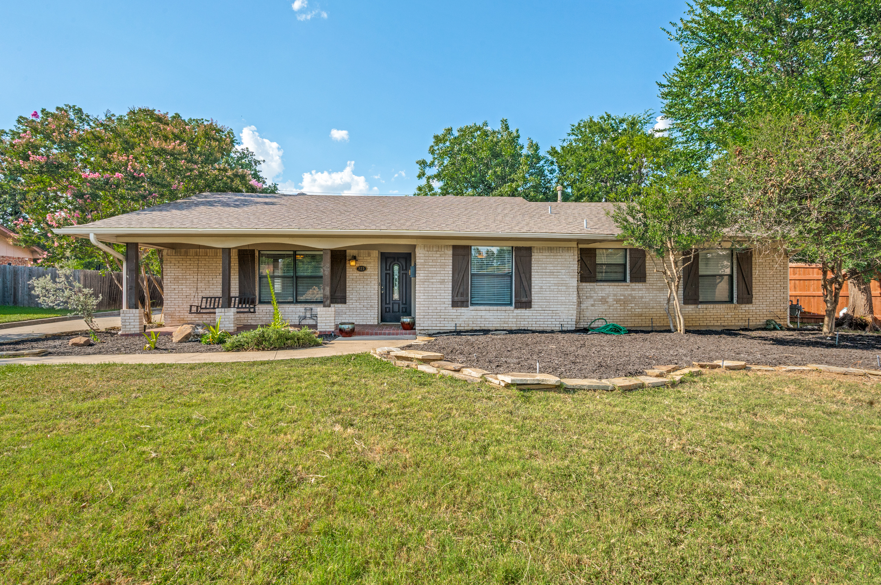 221 Linda Lane Irving TX 75062