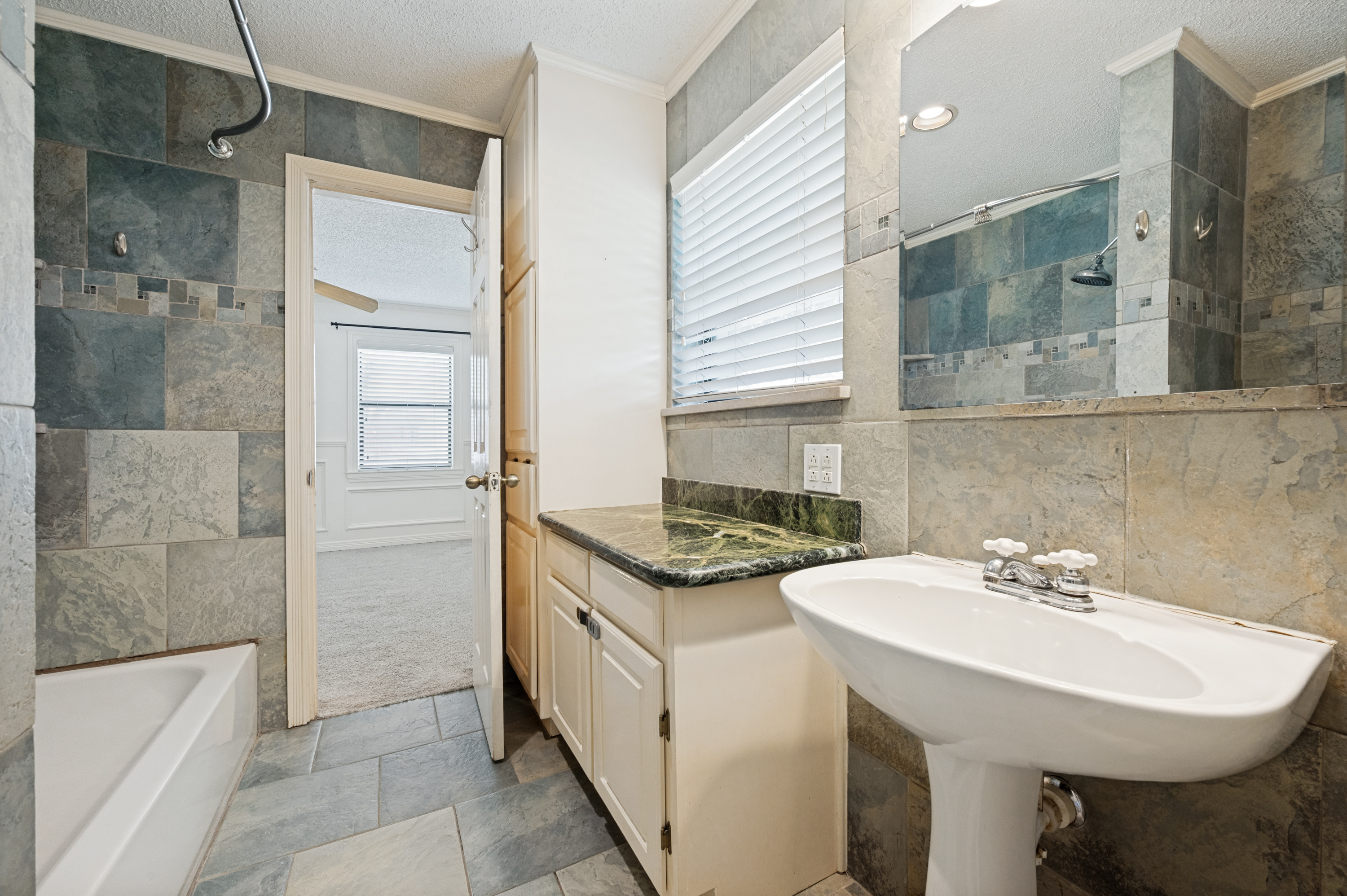 221 Linda Lane Irving TX 75062