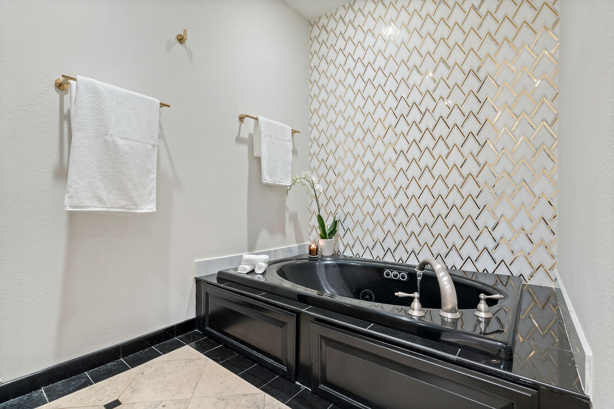 2214 Worthington Street Dallas TX 75204