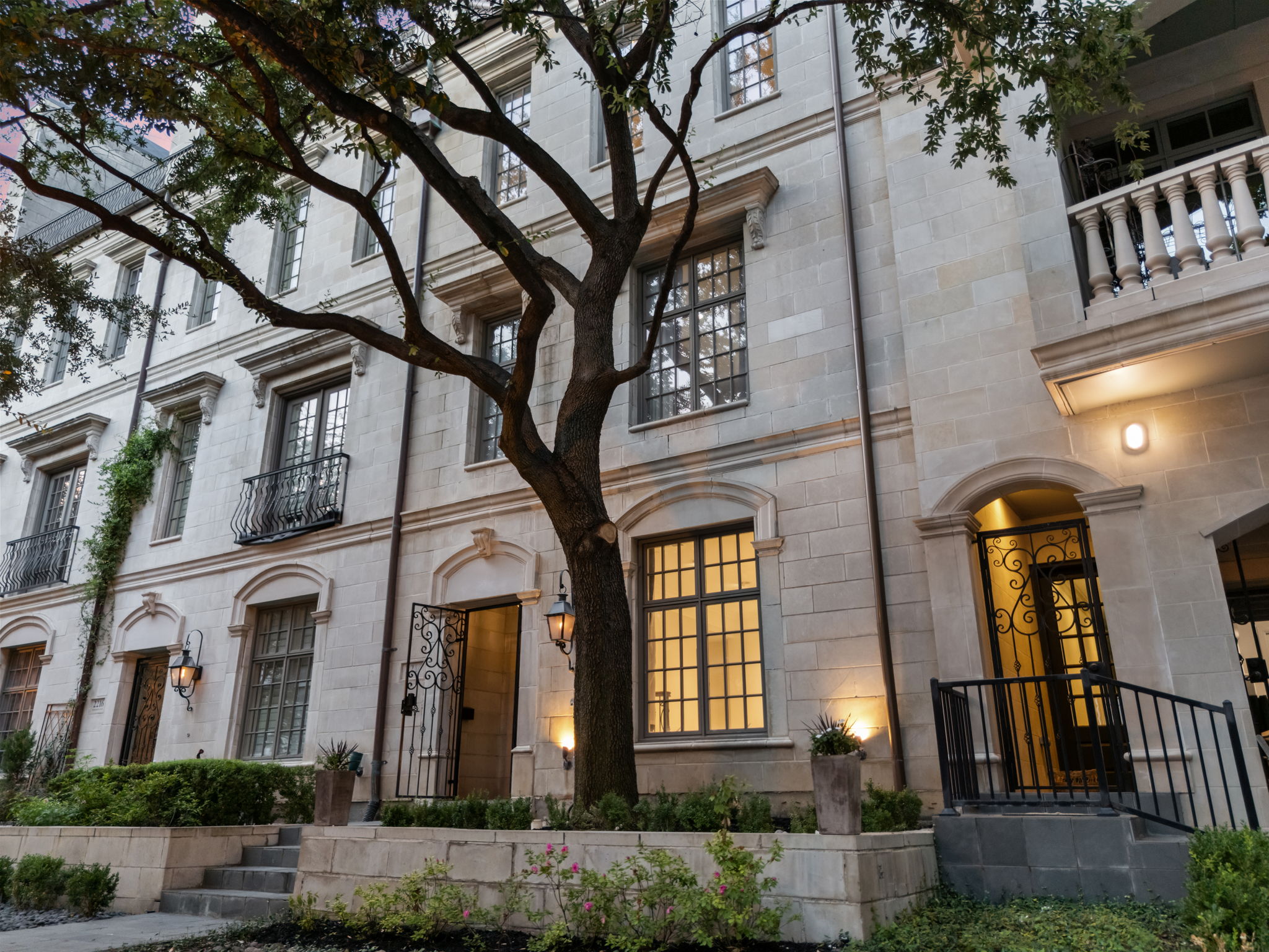 2214 Worthington Street Dallas TX 75204