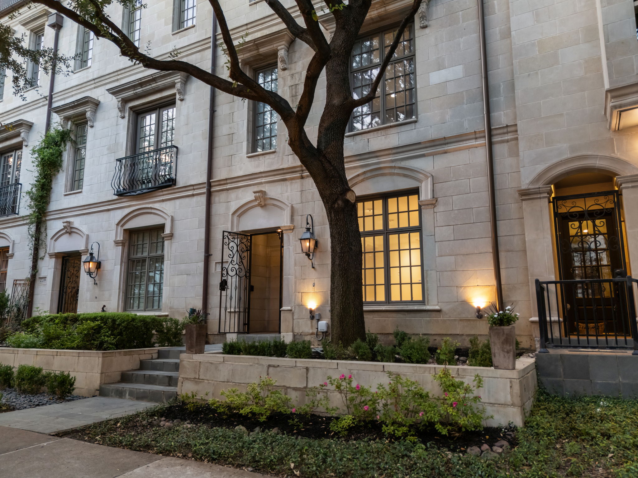 2214 Worthington Street Dallas TX 75204