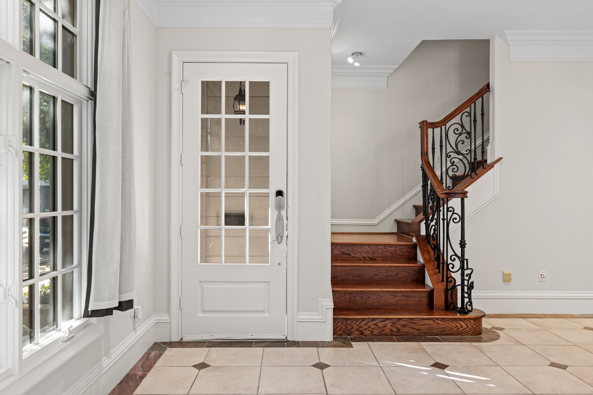 2214 Worthington Street Dallas TX 75204