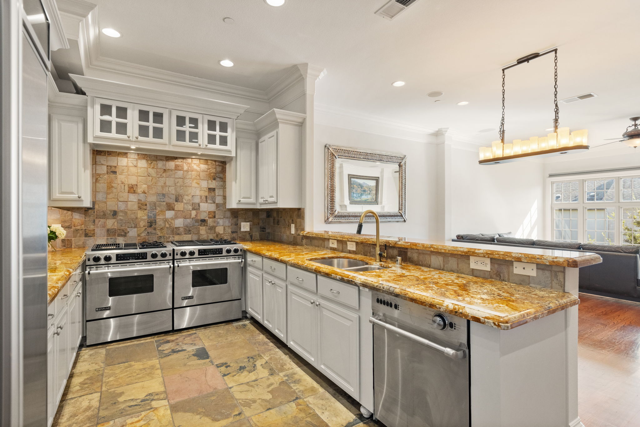 2214 Worthington Street Dallas TX 75204