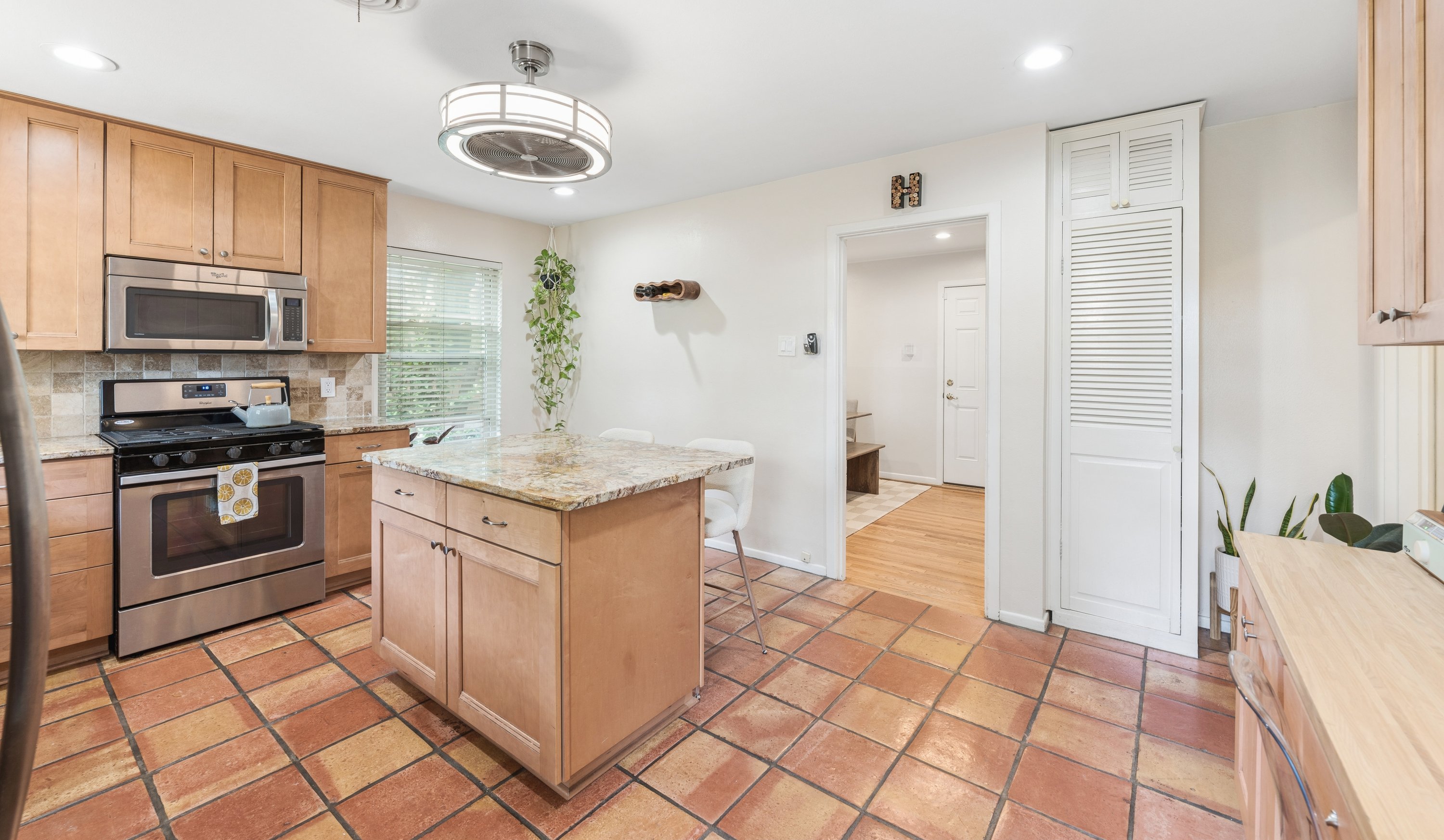 733 Kirkwood Drive Dallas TX 75218