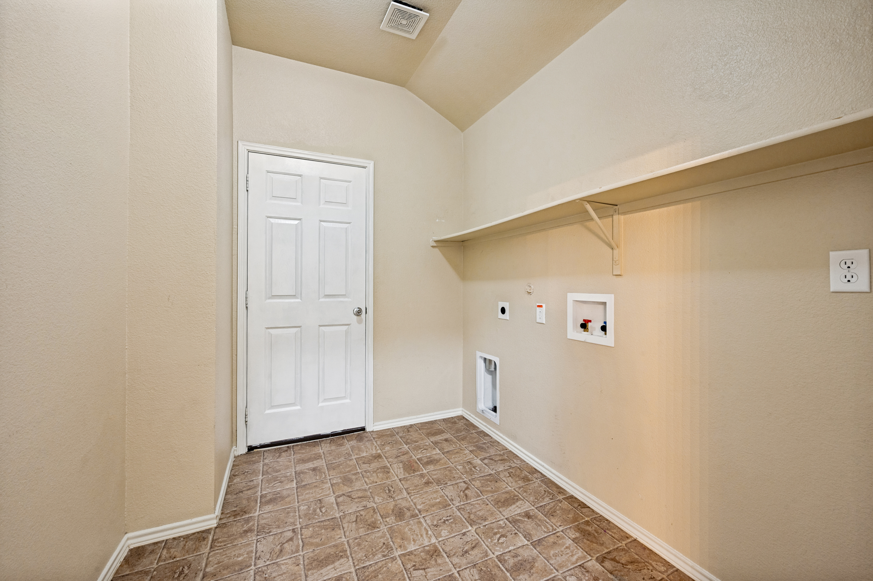 1339 4th Street Grand Prairie TX 75051