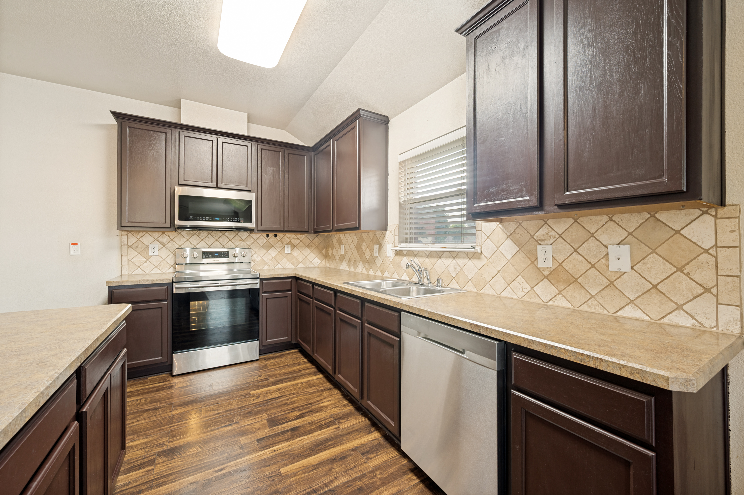 1339 4th Street Grand Prairie TX 75051